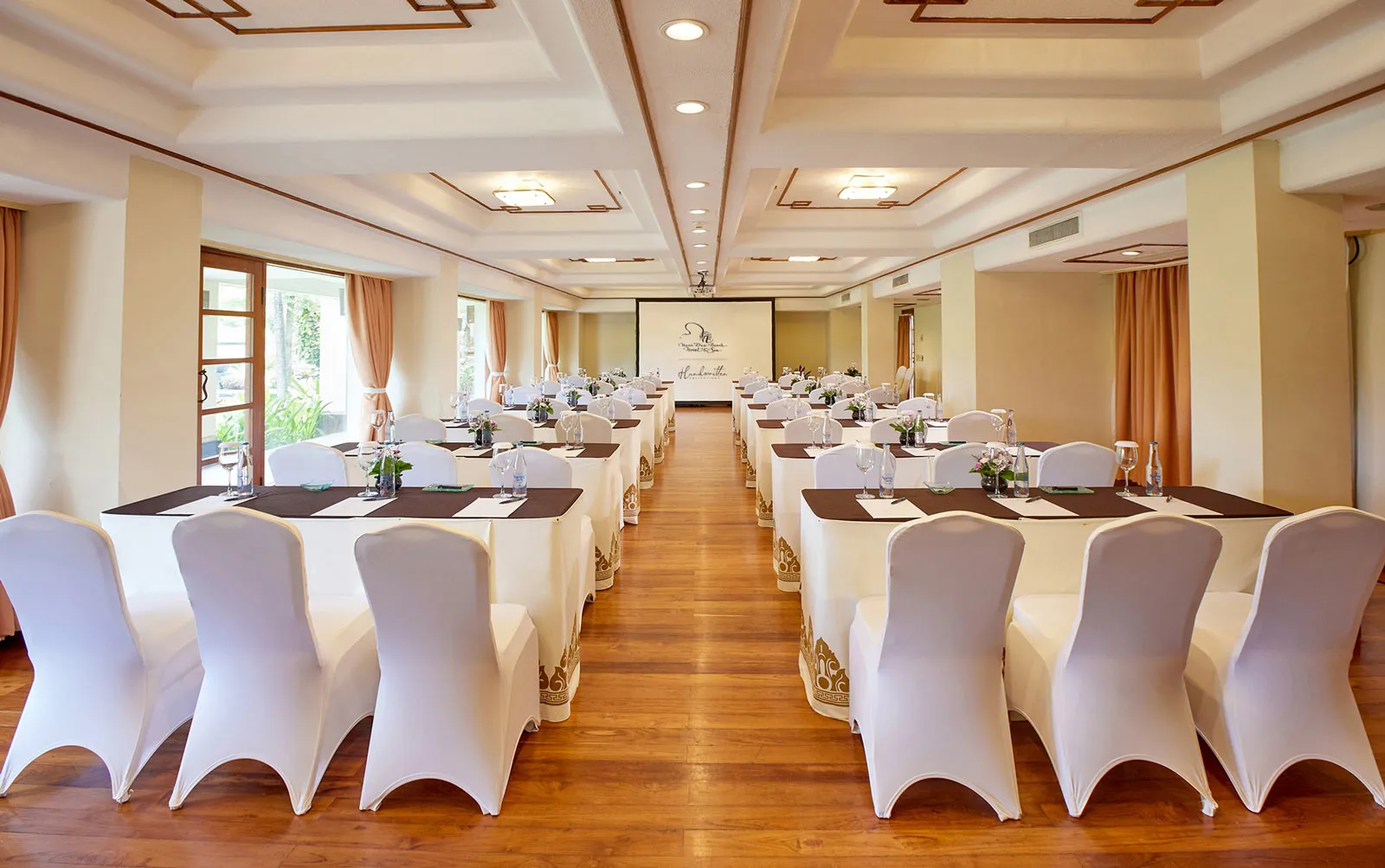 Luxury Banquet Hall Setup